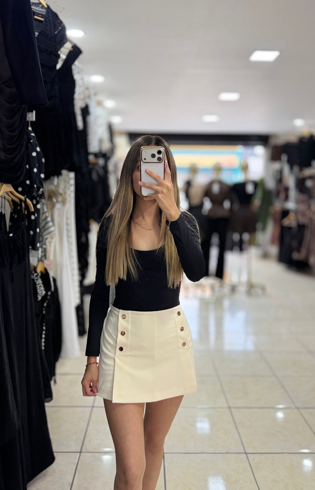 Short falda botones