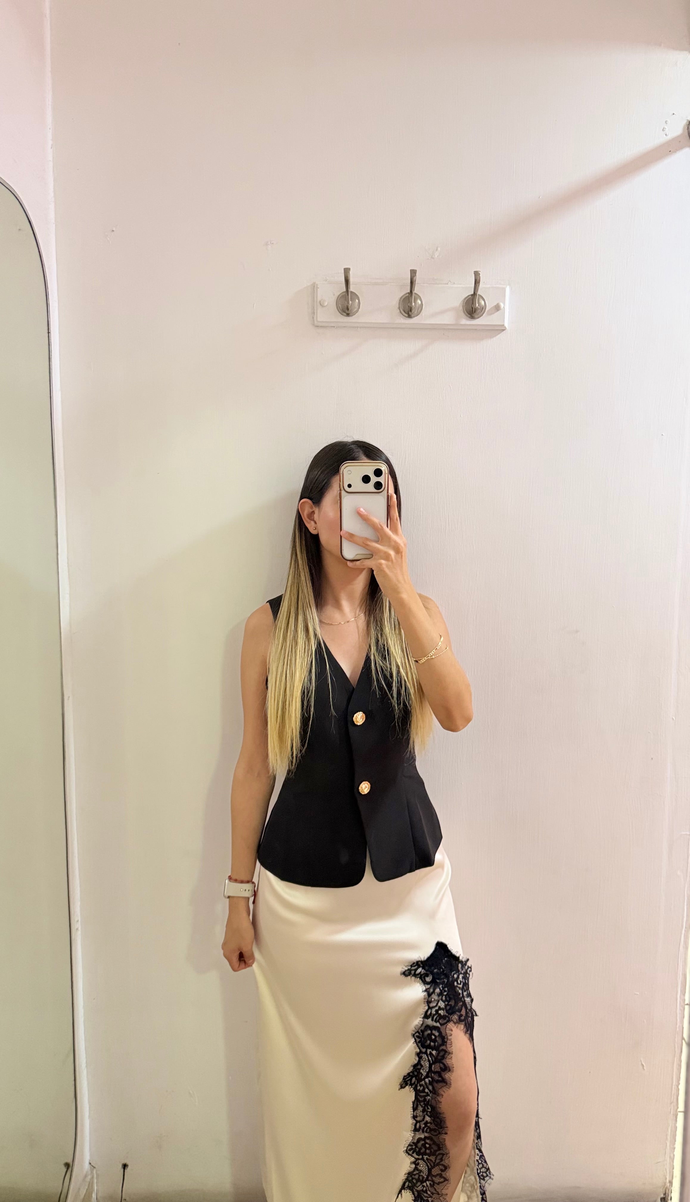 Falda satin encaje