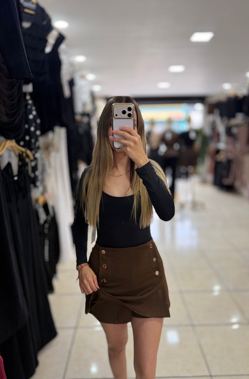 Short falda botones