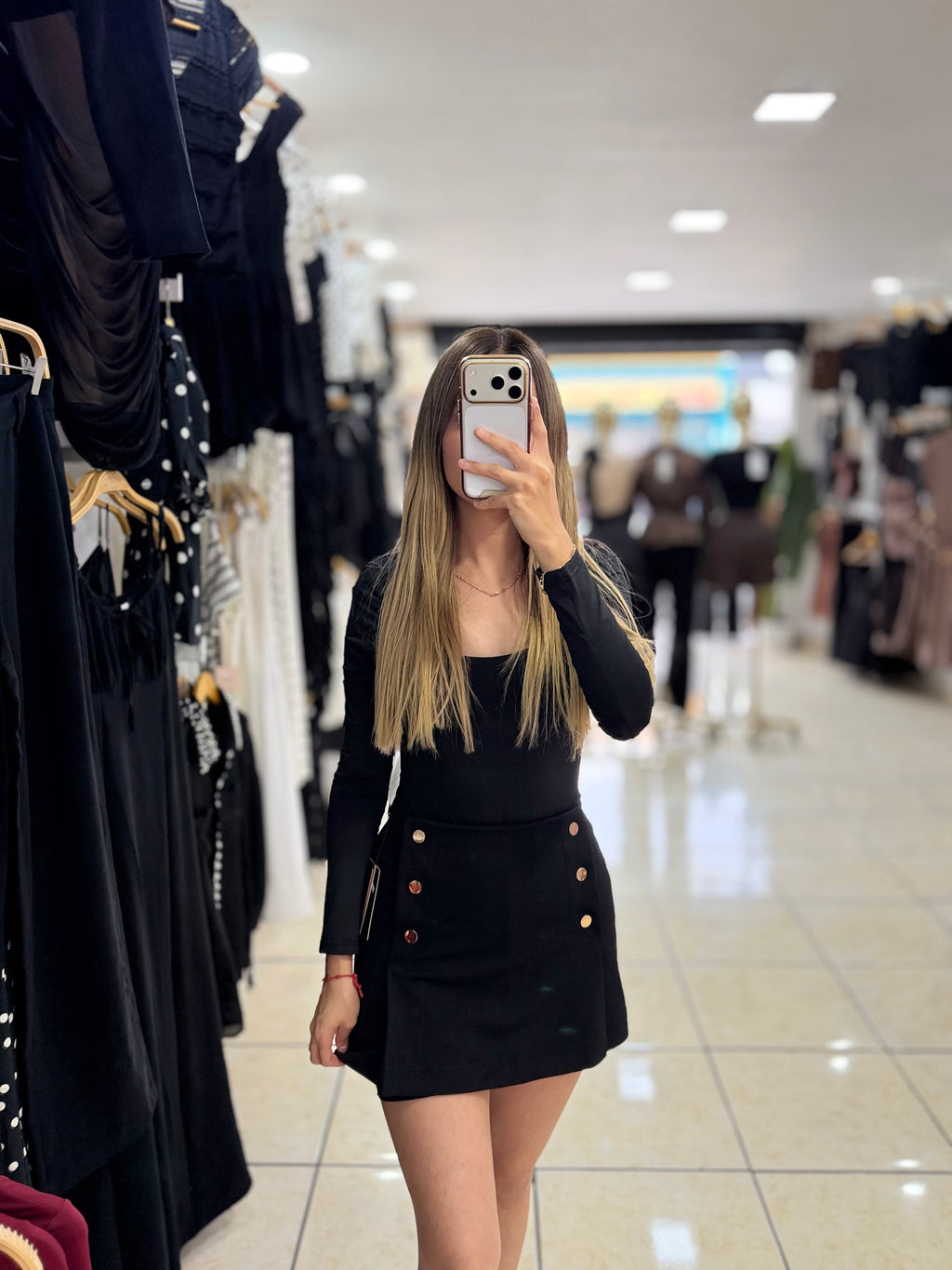 Short falda botones