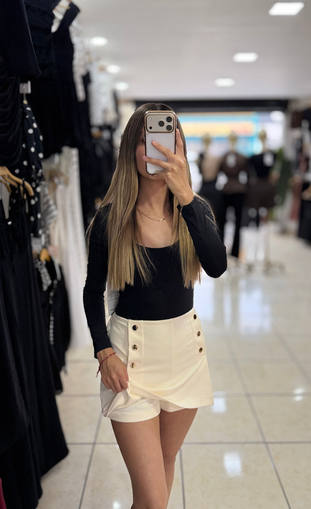 Short falda botones