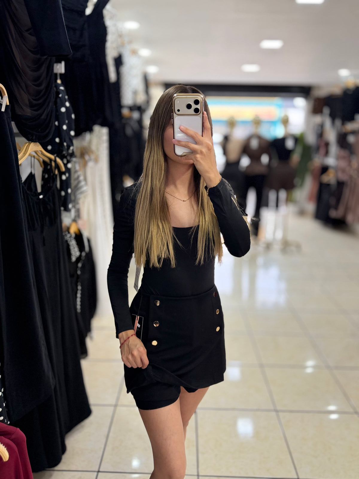 Short falda botones